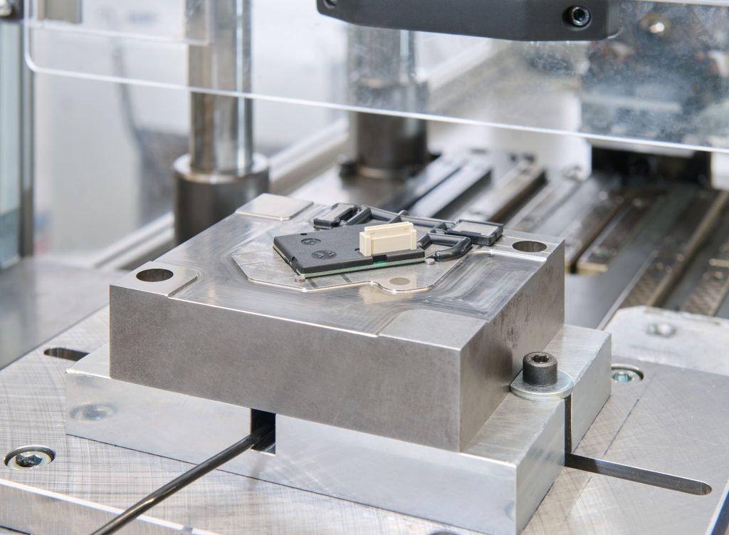 Hotmelt-Verfahren: Effiziente Vergussverfahren und Vergusstechnik mit Niederdruck-Spritzguss.