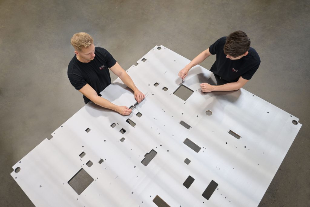 Bearbeitung von Stahl, Aluminium, Edelstahl, Guss und Kunststoff in der Produktion.