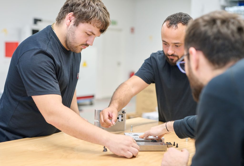 Partnerschaftliche Zusammenarbeit, Termintreue und Zuverlässigkeit durch ein überdurchschnittliches Engagement.